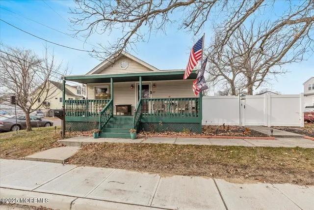 $375,000 | 37 Beacon Light Avenue, Keansburg, NJ 07734
