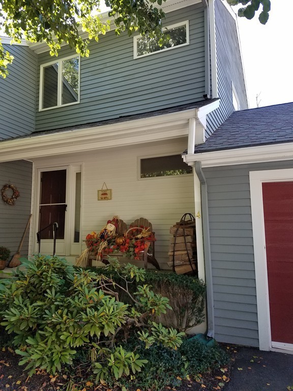 73 Spring Street, Unit 4 Medfield, MA 02052 - Photo 2 of 3 Gallery Image 2