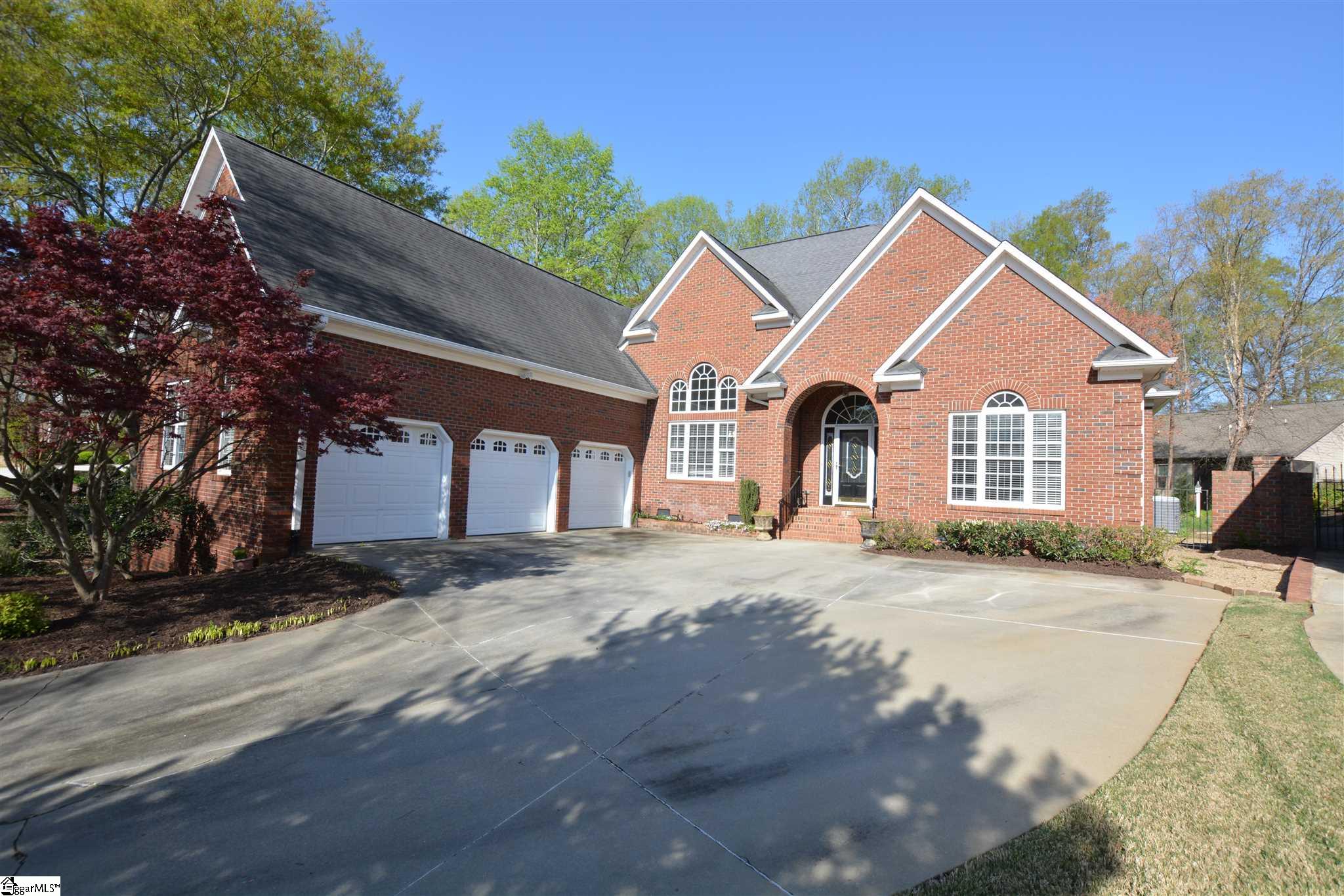 522 Spring Point Court Simpsonville, SC 29681 - Photo 2 of 35 Gallery Image 2