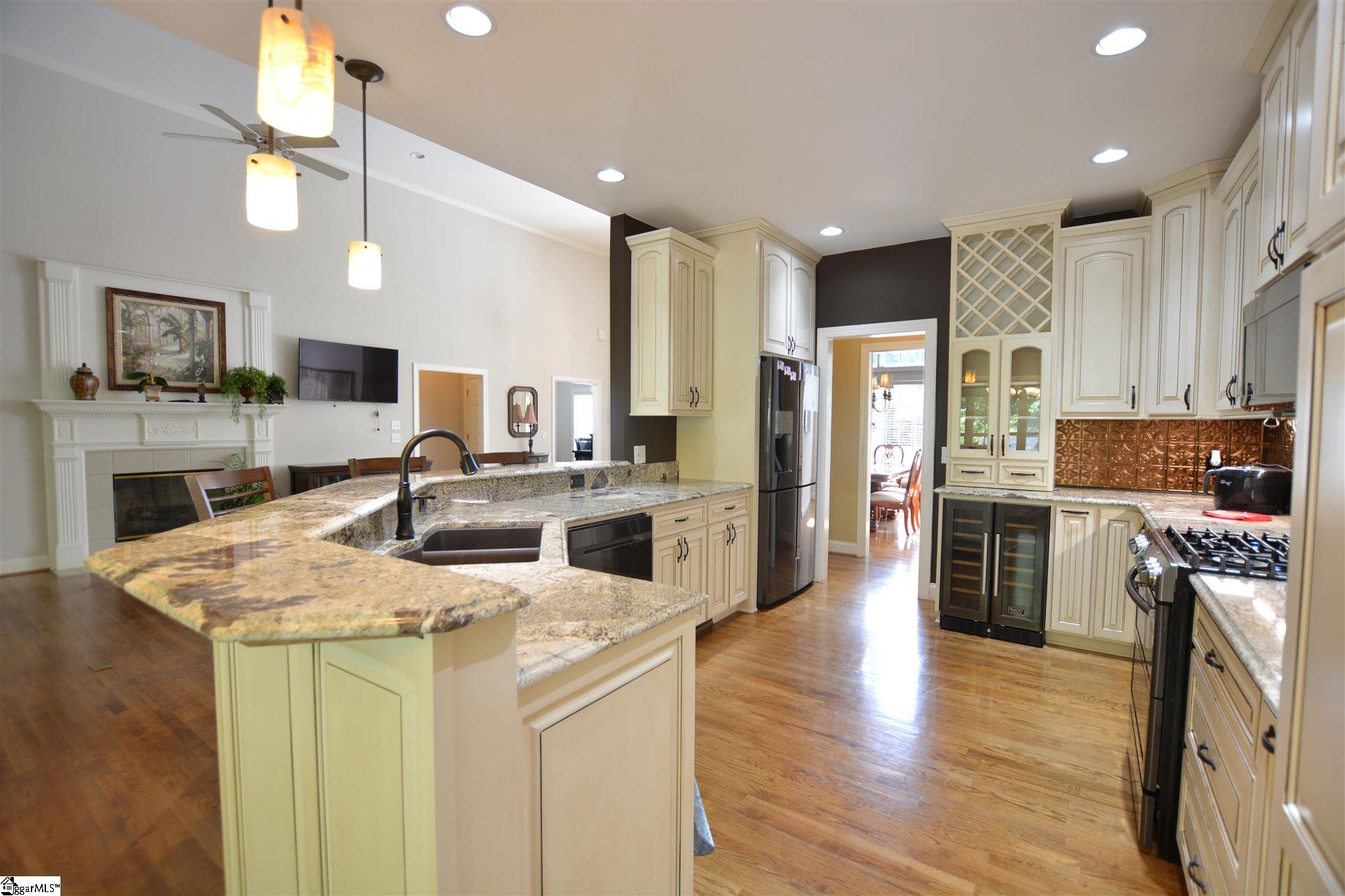 522 Spring Point Court Simpsonville, SC 29681 - Photo 7 of 35 Gallery Image 7