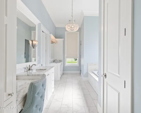 $1,145,000 | 212 Bella Vista Parkway, Youngsville, LA 70592