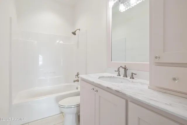 $1,145,000 | 212 Bella Vista Parkway, Youngsville, LA 70592