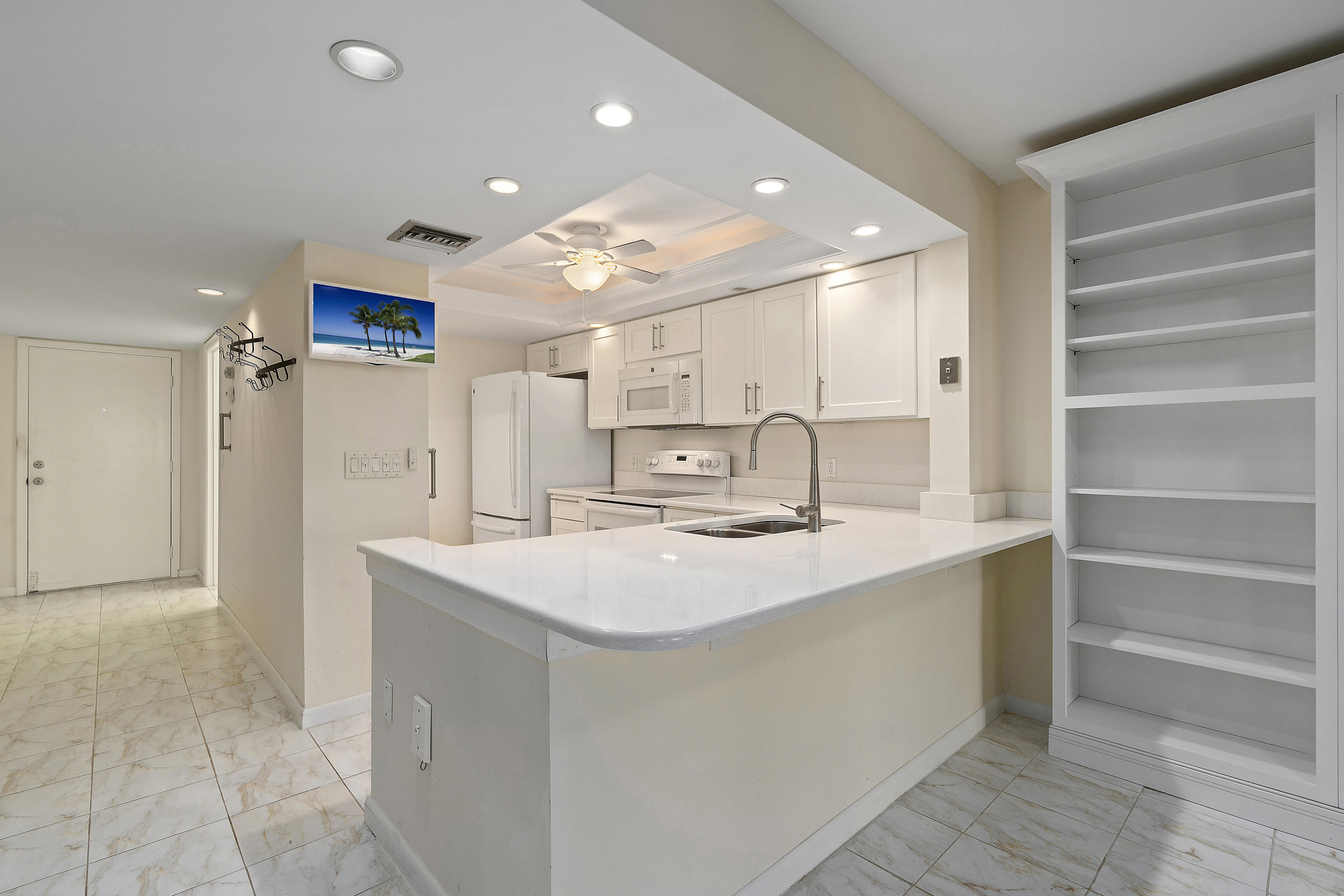 20 Northeast Plantation Road, Unit 106 Jensen Beach, FL 34957 - Photo 4 of 41 4