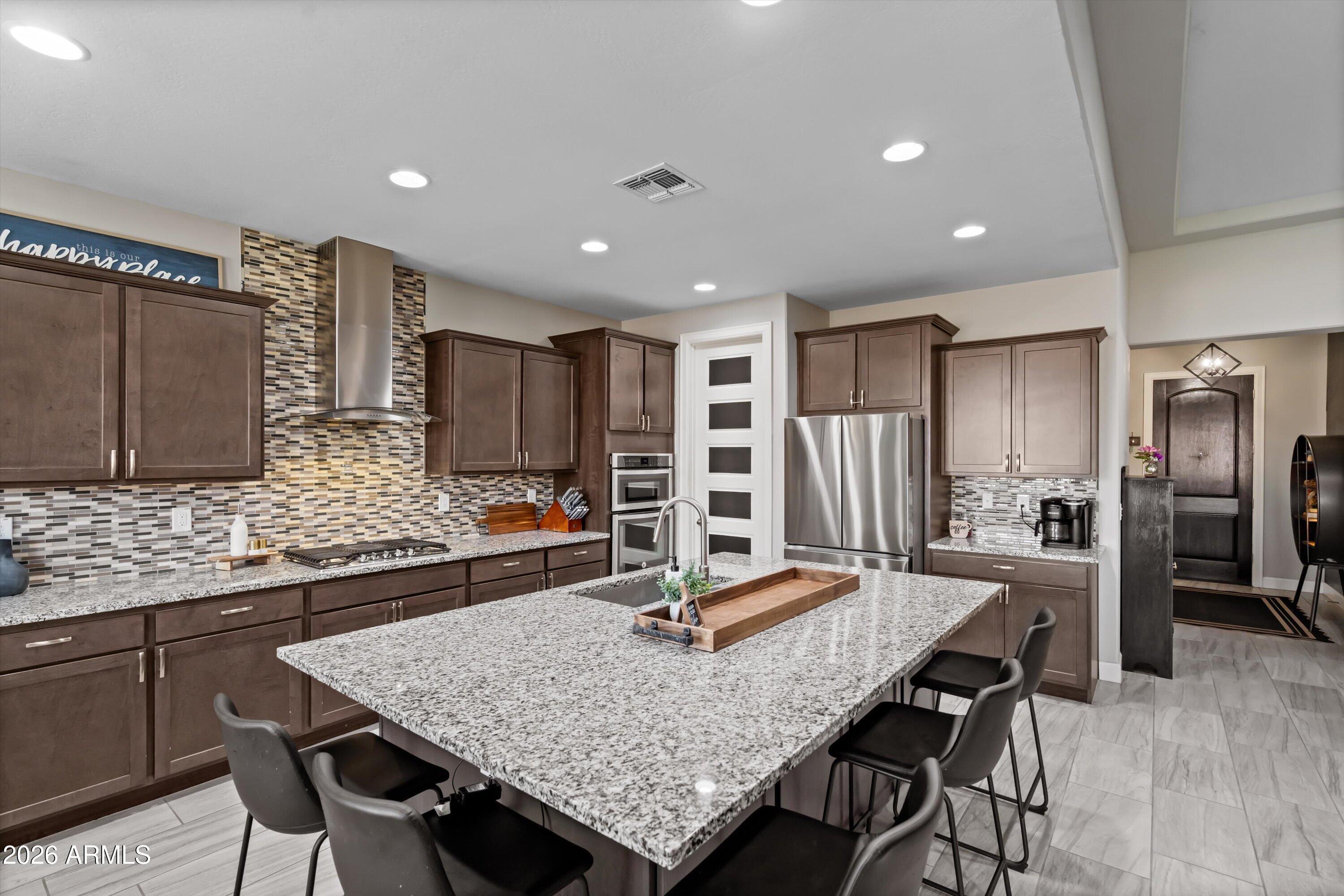 18289 West Raven Road Goodyear, AZ 85338 - Photo 15 of 92