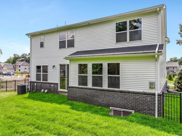 $559,900 | 667 Allegheny Drive, South Lyon, MI 48178