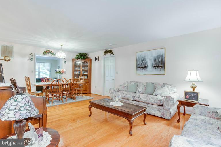 47-h G H G Trueman Road Lusby, MD 20657 - Photo 4 of 30 Living Room