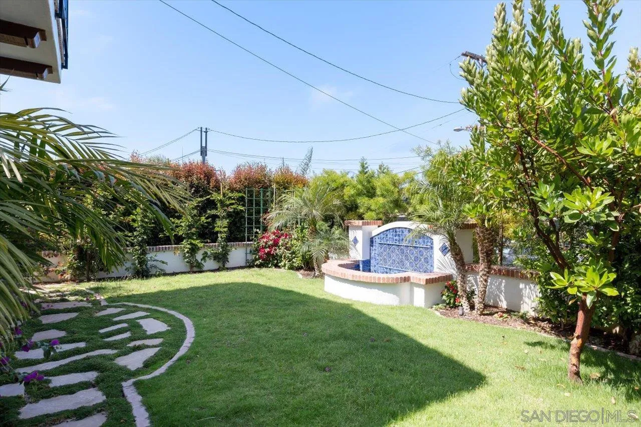 1015 Gardena Road Encinitas, CA 92024 - Photo 3 of 45 a view of a backyard with sitting area