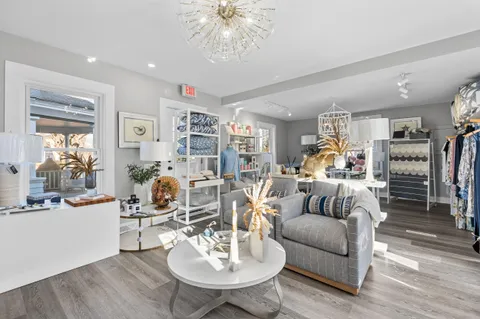 $1,549,000 | 515 Route 28, Harwich Port, MA 02646