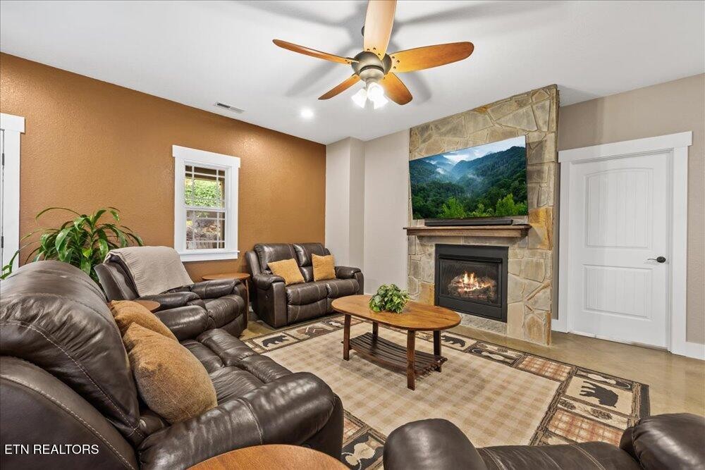 203 Mahoney Road Oliver Springs, TN 37840 - Photo 13 of 51 Gallery Image 13