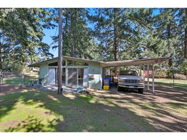 a black and white photo of a house