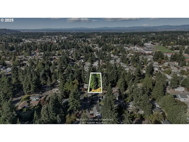 a view of an outdoor space and city