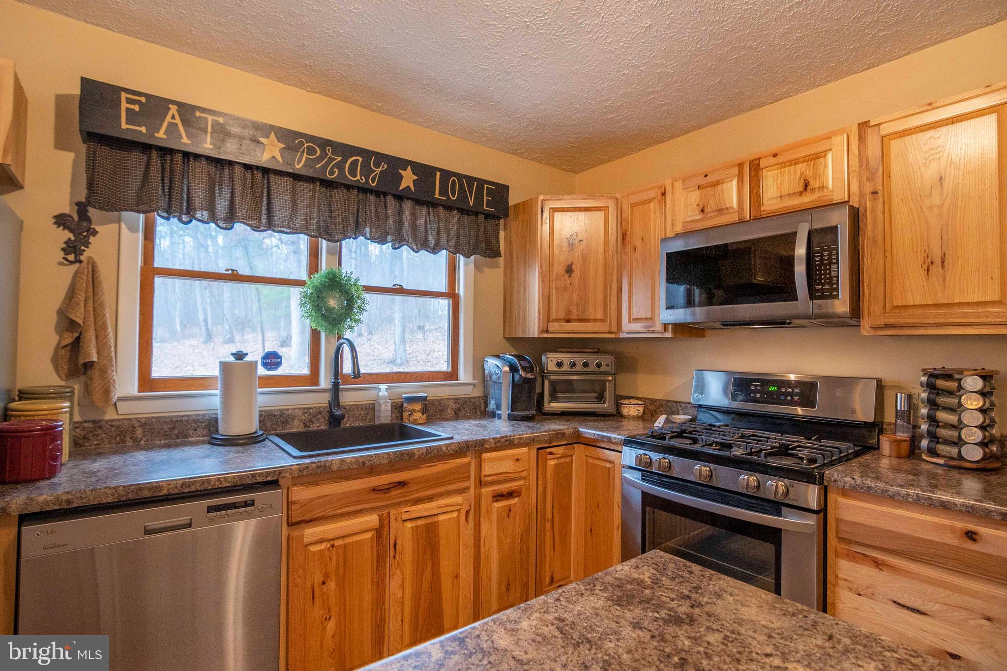 1407 Fleming Park Road Mount Jackson, VA 22842 - Photo 34 of 59 That gas range tho!!