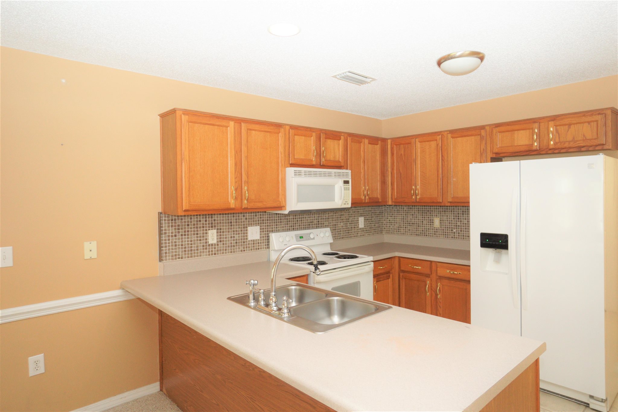 14518 Abacus Drive Foley, AL 36535 - Photo 4 of 22 Kitchen