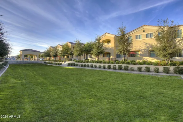 $1,621 | 1350 South Ellsworth Road, Unit 2A, Mesa, AZ 85209