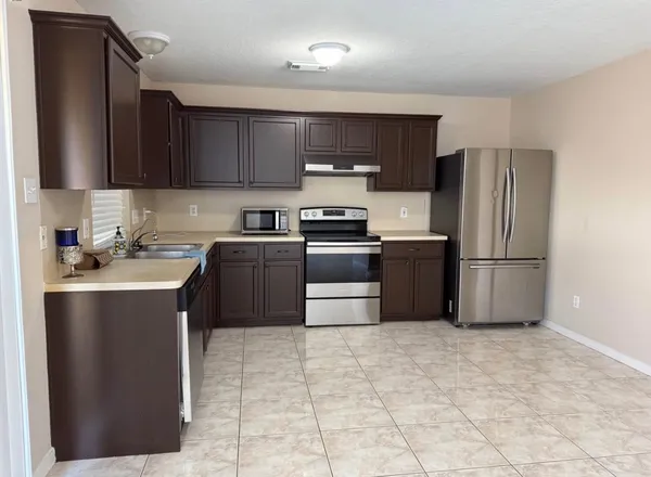 $2,200 | 11906 Kewalo Basin Lane, Houston, TX 77034