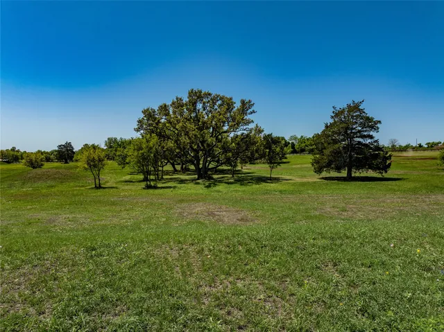 a view of a golf course