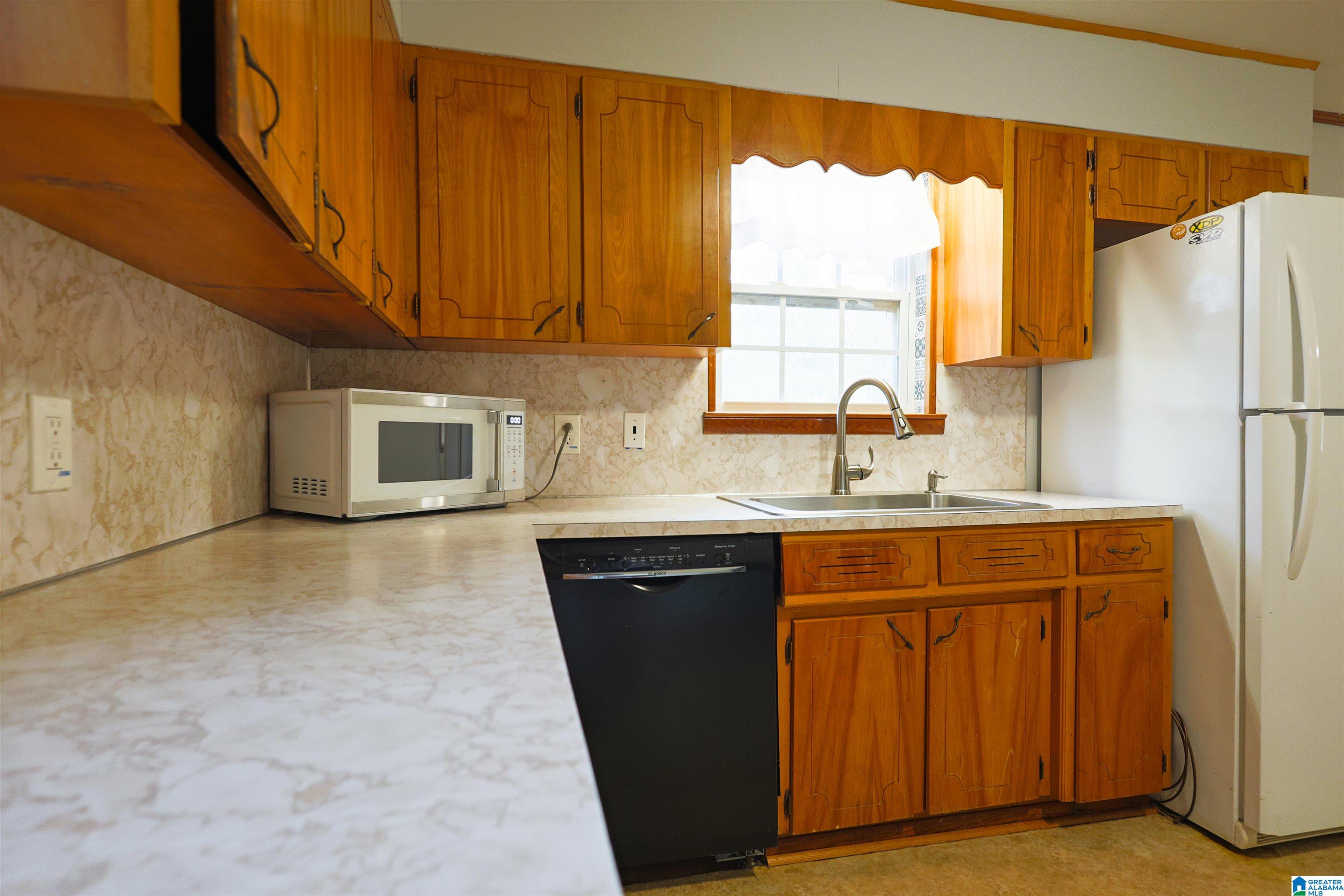 9584 Burney Camp Road Bessemer, AL 35023 - Photo 8 of 28