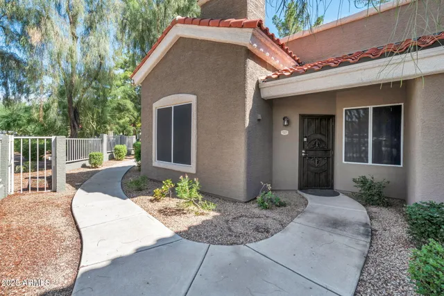 $329,000 | 2929 West Yorkshire Drive, Unit 1102, Phoenix, AZ 85027