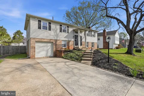 $575,000 | 9721 Copeland Drive, Manassas, VA 20109