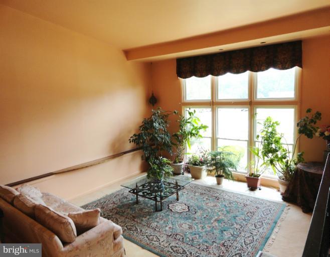 7400 Prince George Road Pikesville, MD 21208 - Photo 3 of 30 Living Room