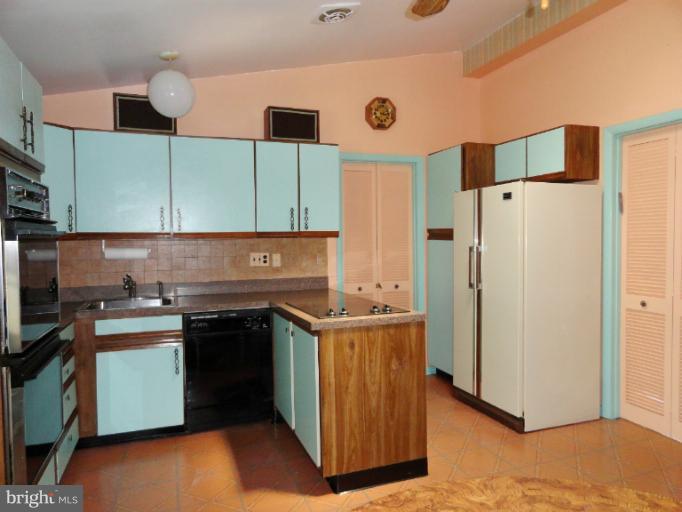 7400 Prince George Road Pikesville, MD 21208 - Photo 24 of 30 Kitchen