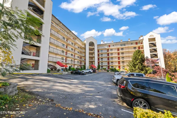 $375,000 | 102 Baskins Creek Bypass, Unit 106, Gatlinburg, TN 37738