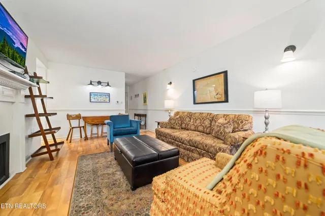 $395,000 | 102 Baskins Creek Bypass, Unit 106, Gatlinburg, TN 37738