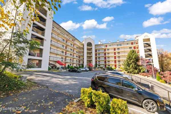 $375,000 | 102 Baskins Creek Bypass, Unit 106, Gatlinburg, TN 37738