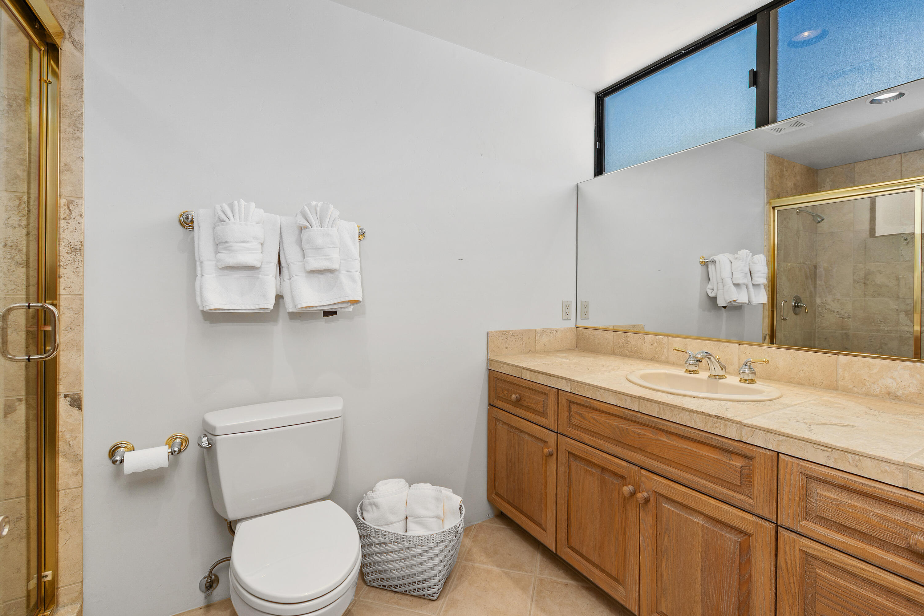40380 Tonopah Road Rancho Mirage, CA 92270 - Photo 28 of 41 Guest Room ensuite