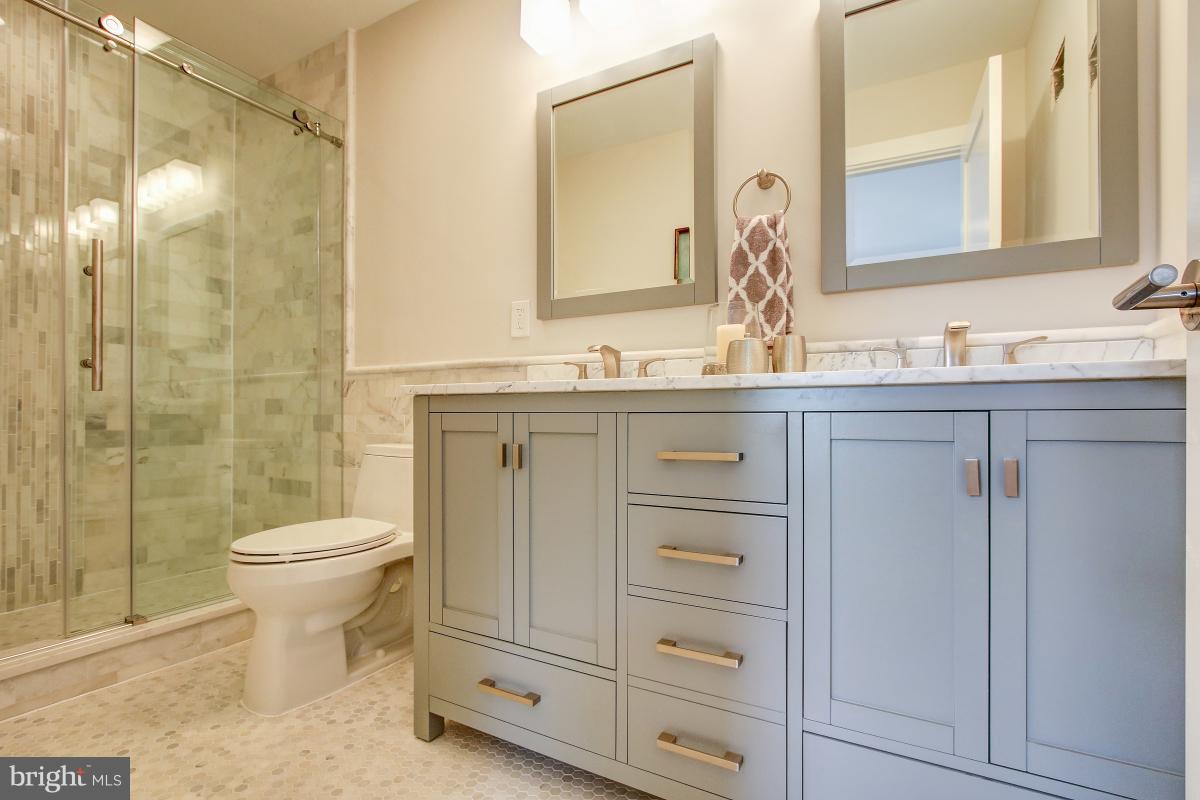 520 Rittenhouse Street Northwest Washington, DC 20011 - Photo 18 of 30 Bath (Master)