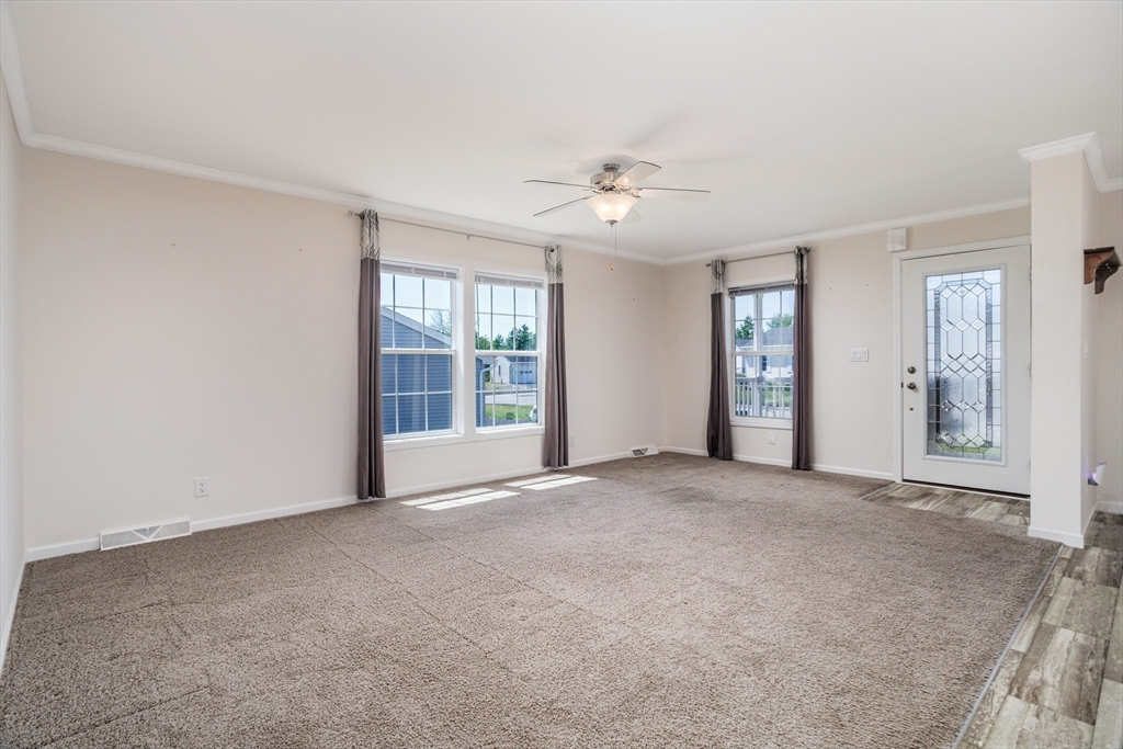32 Onyx Path Gardner, MA 01440 - Photo 5 of 30