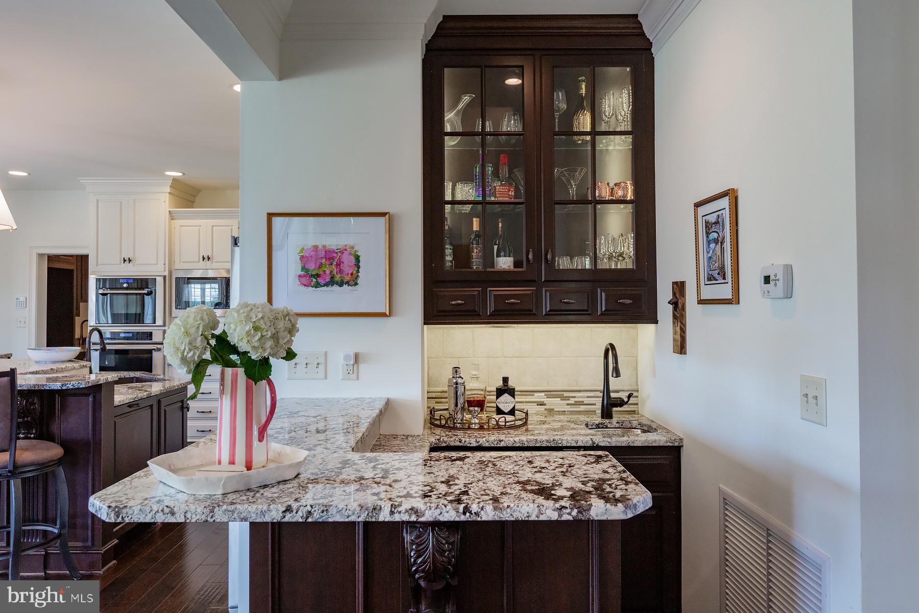 506 East Delp Road Lancaster, PA 17601 - Photo 23 of 119 Custom Wet Bar