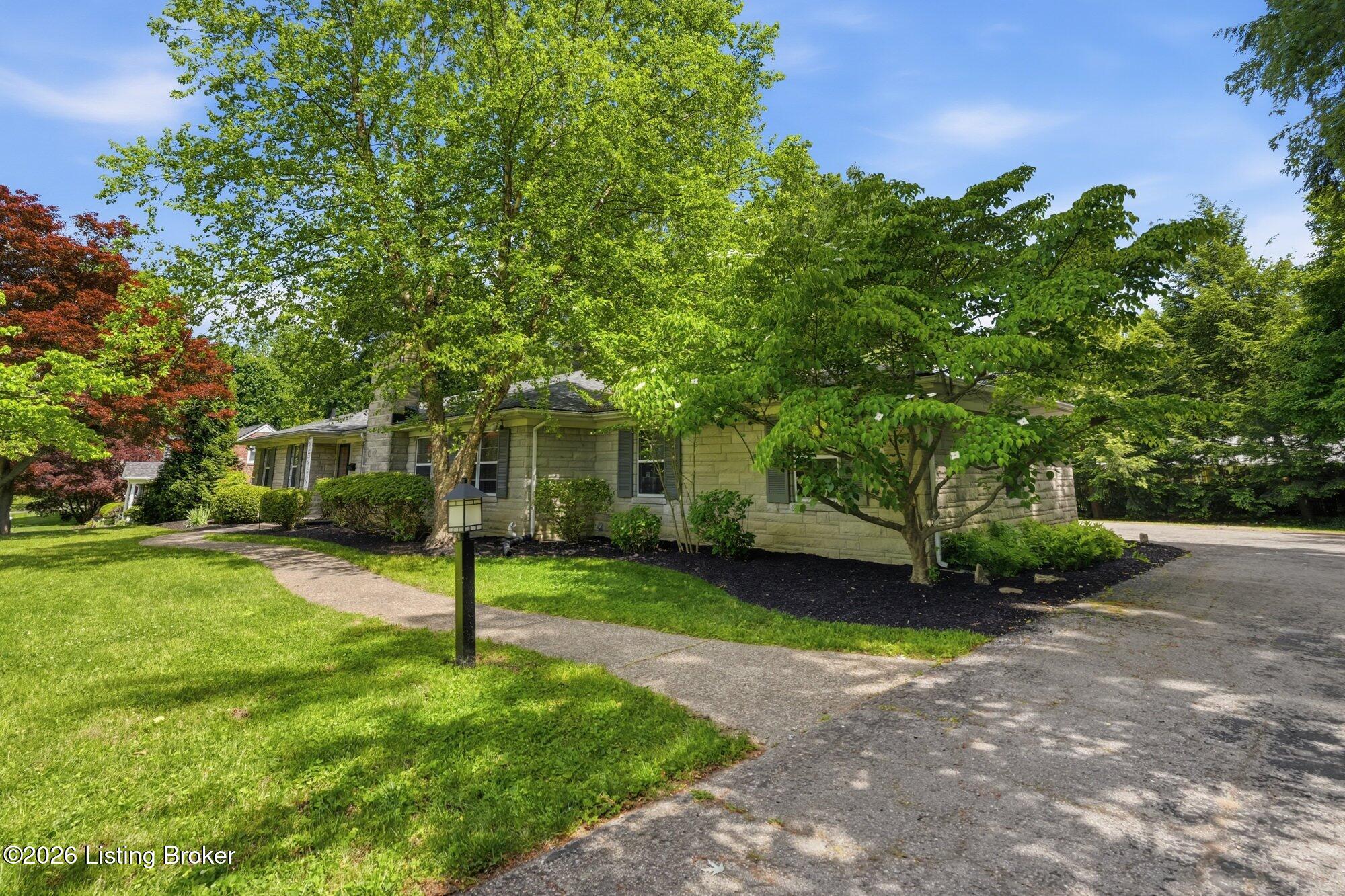 7302 Boxwood Road Louisville, KY 40222 - Photo 40 of 57 64-16-exterior-misc-7302-boxwood-08084