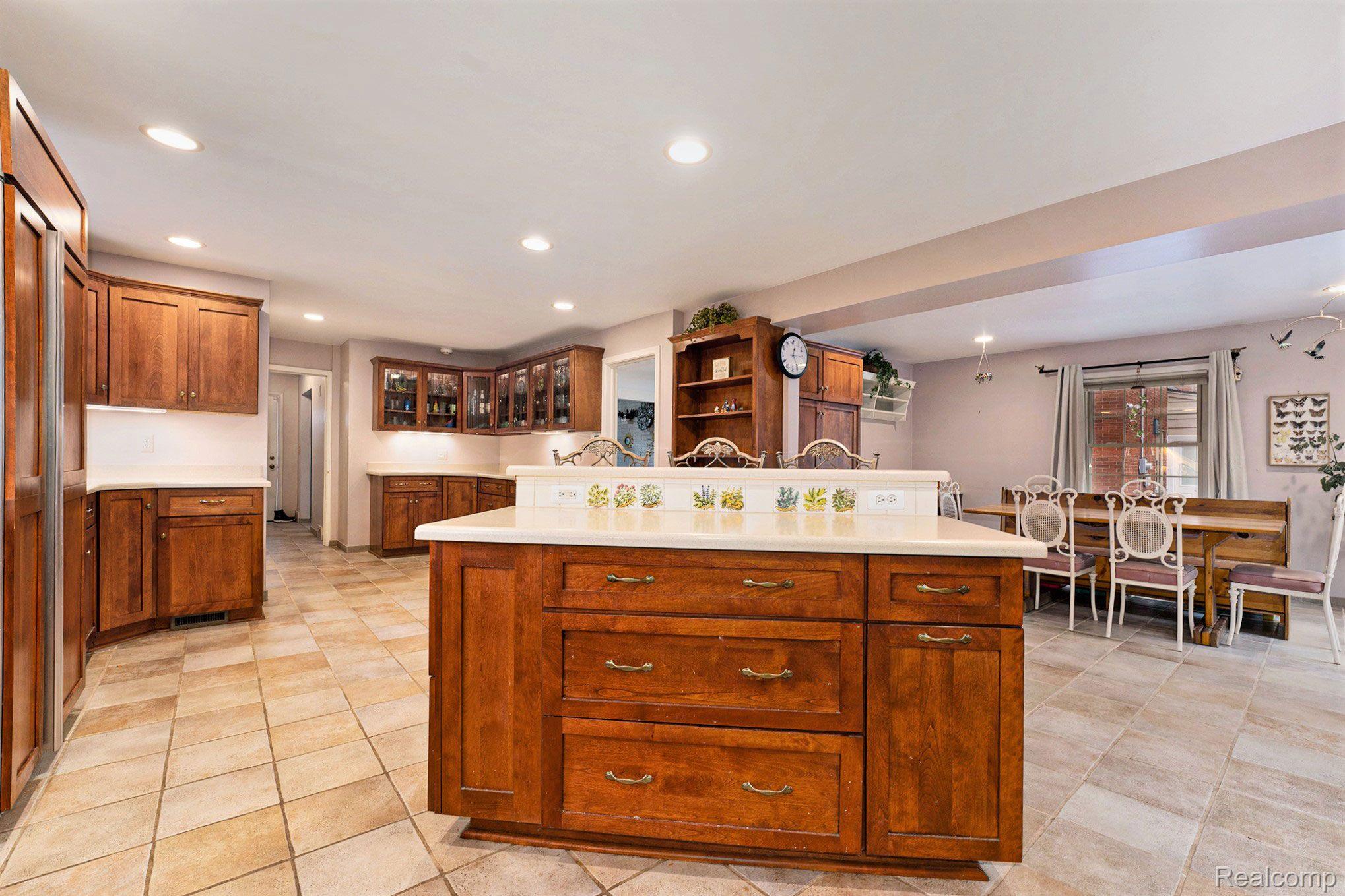 1700 Prestwick Road Grosse Pointe, MI 48236 - Photo 8 of 35 Gallery Image 8