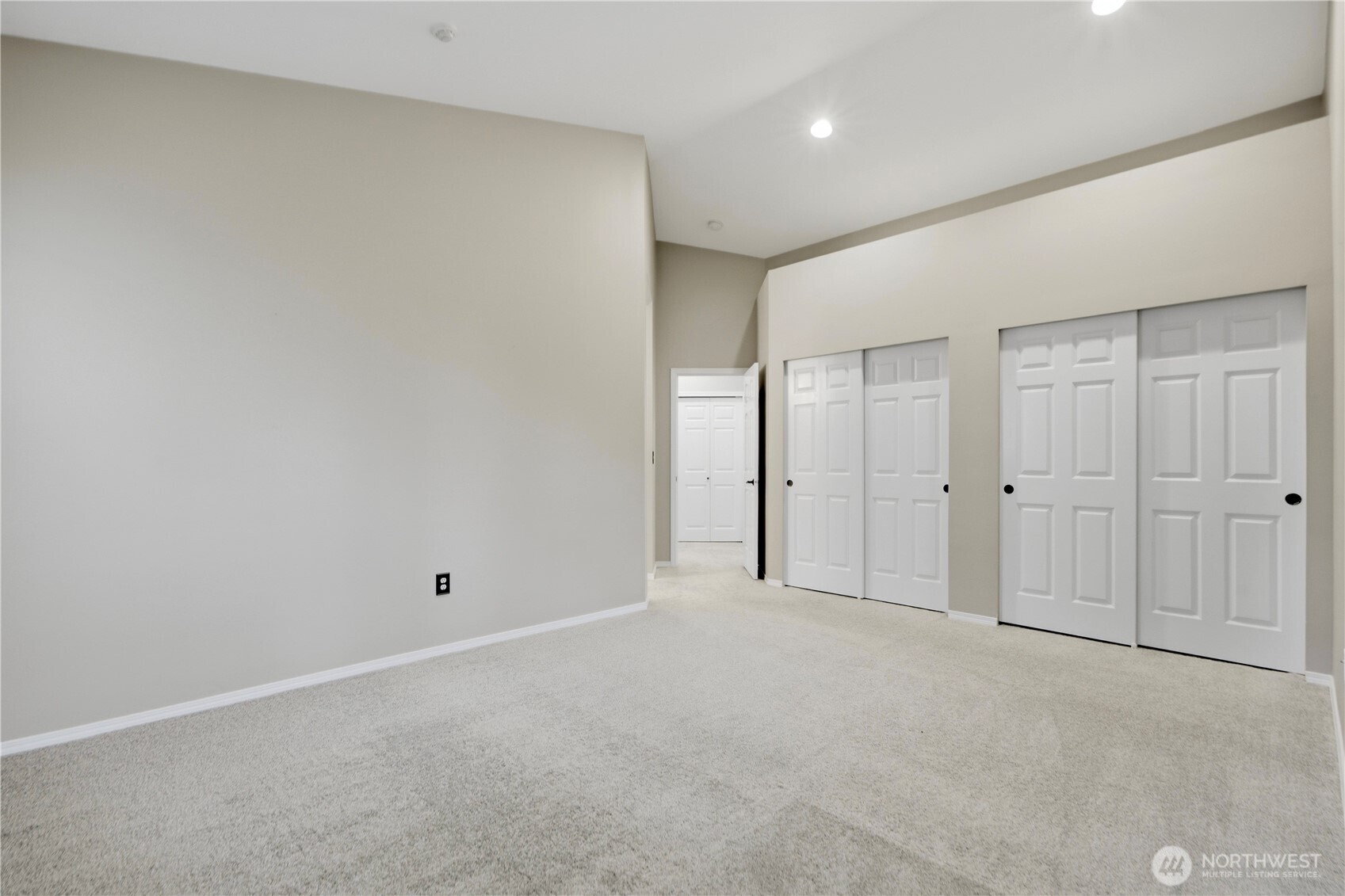 18676 Northeast 56th Court Redmond, WA 98052 - Photo 17 of 25