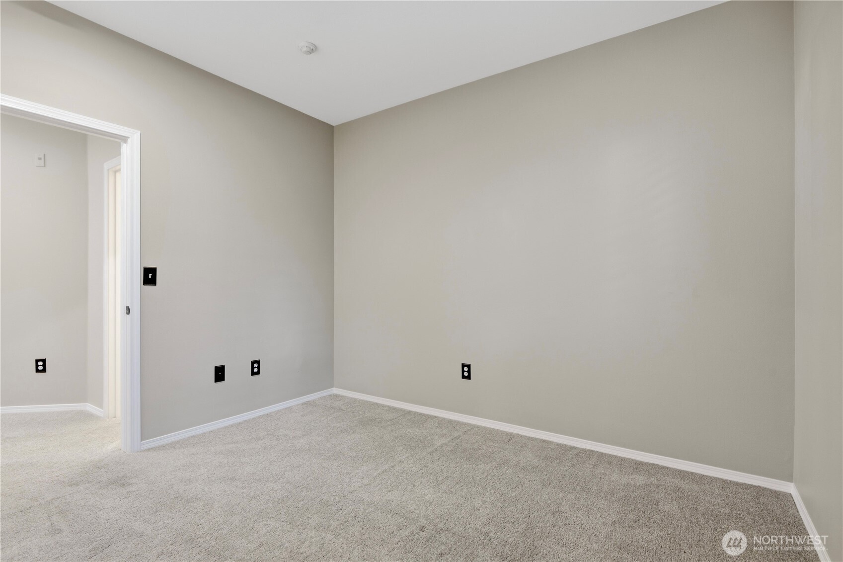 18676 Northeast 56th Court Redmond, WA 98052 - Photo 20 of 25