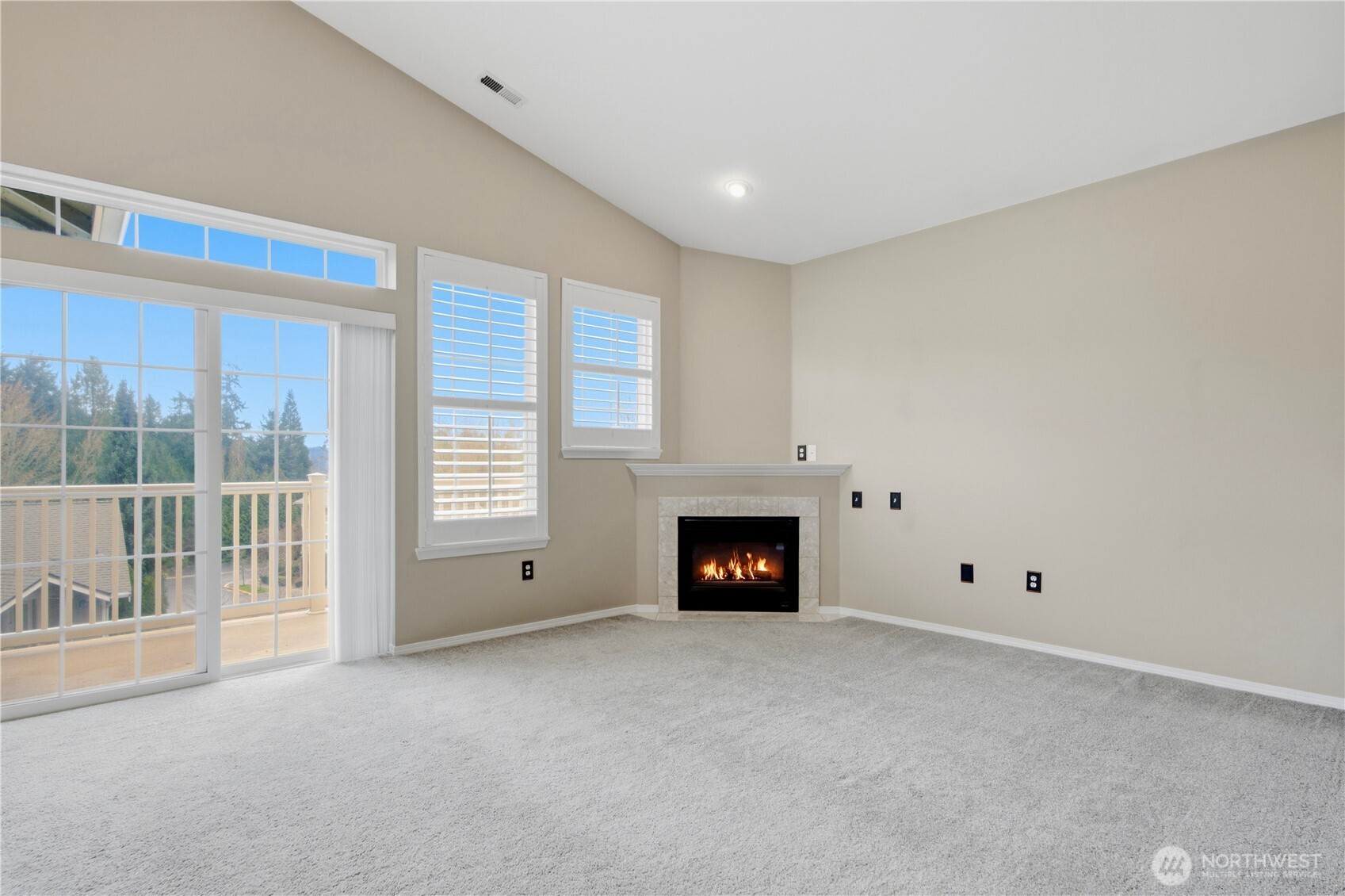 18676 Northeast 56th Court Redmond, WA 98052 - Photo 2 of 25