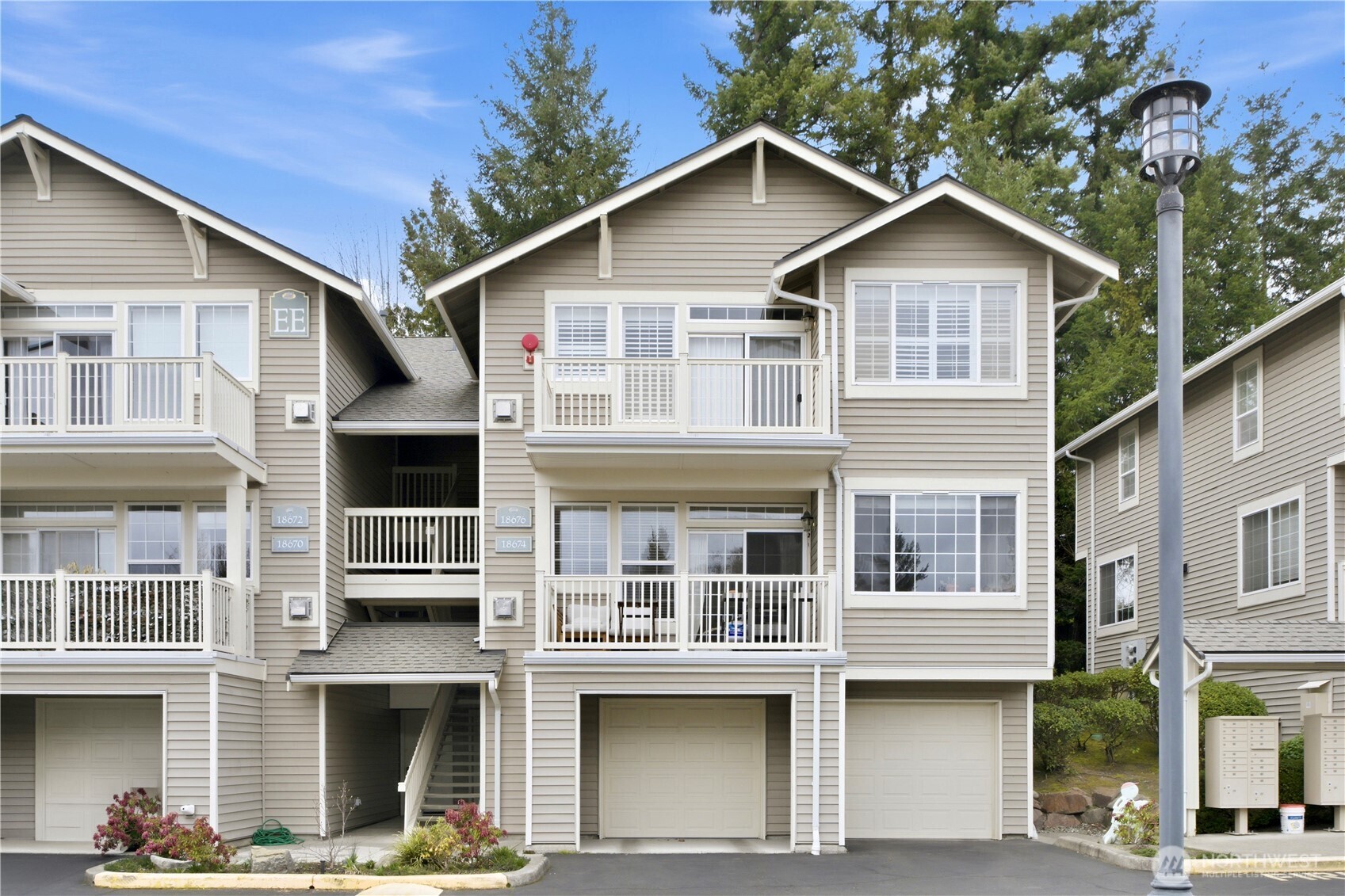 18676 Northeast 56th Court Redmond, WA 98052 - Photo 24 of 25