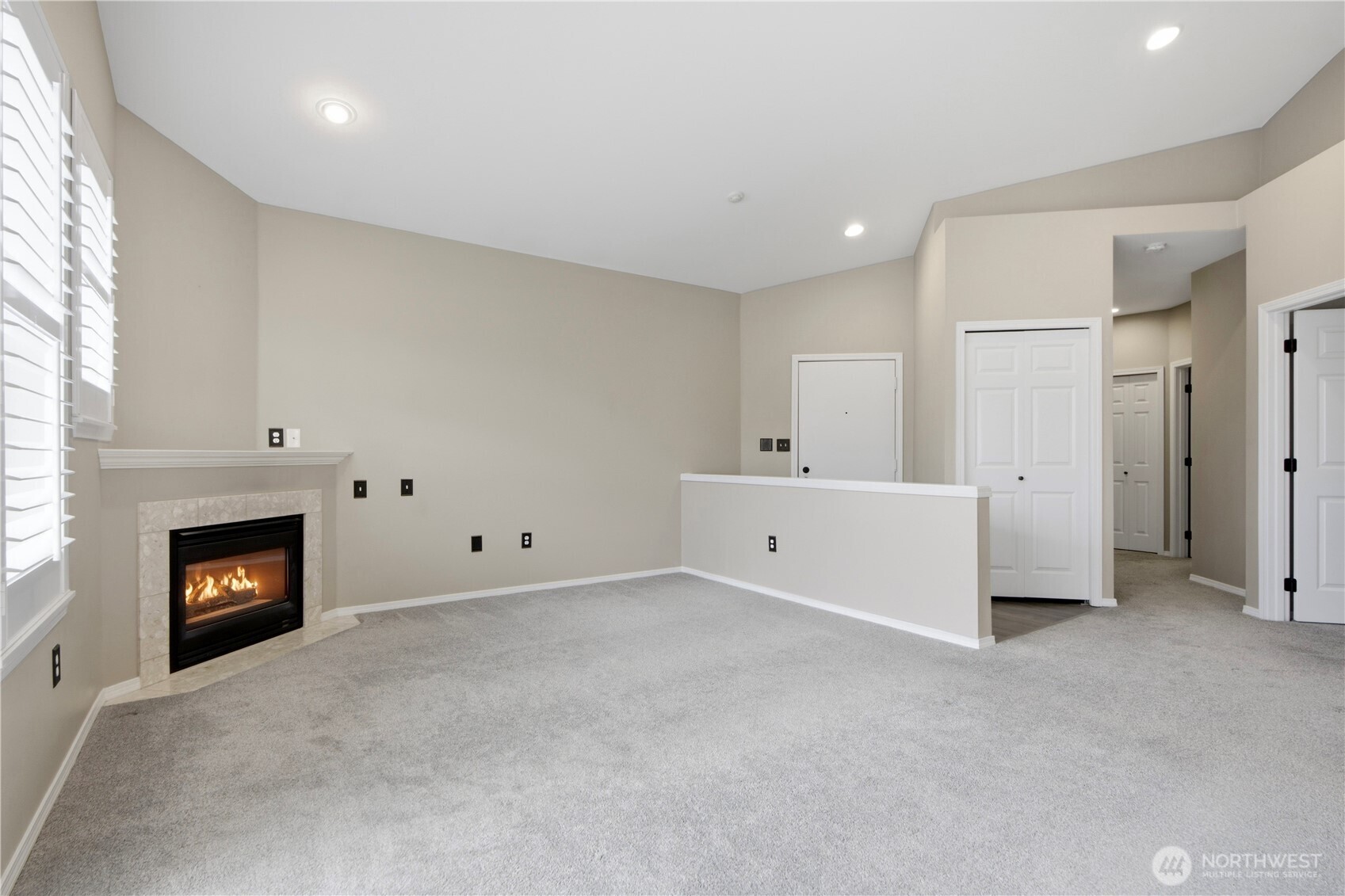 18676 Northeast 56th Court Redmond, WA 98052 - Photo 4 of 25