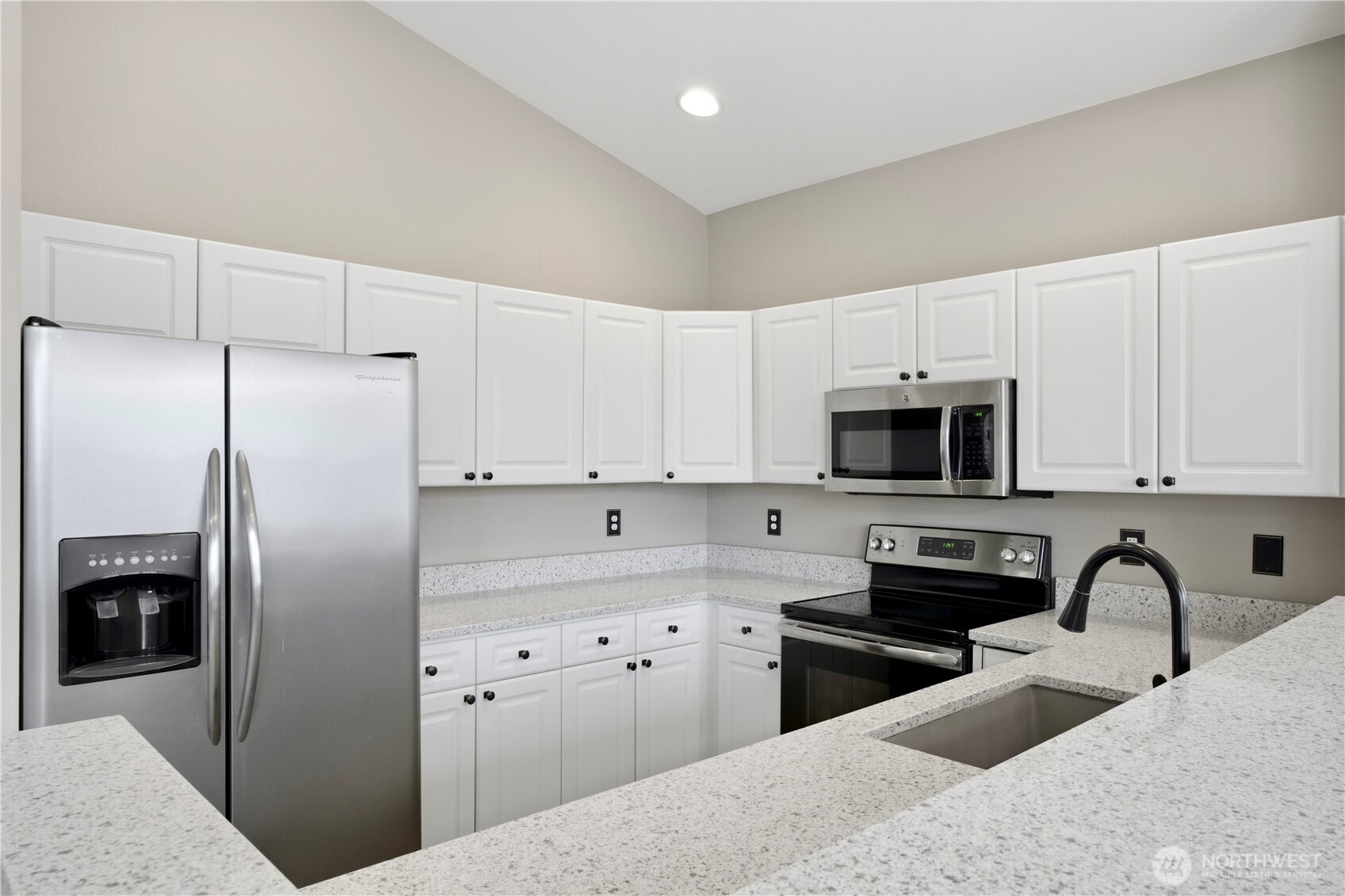 18676 Northeast 56th Court Redmond, WA 98052 - Photo 7 of 25
