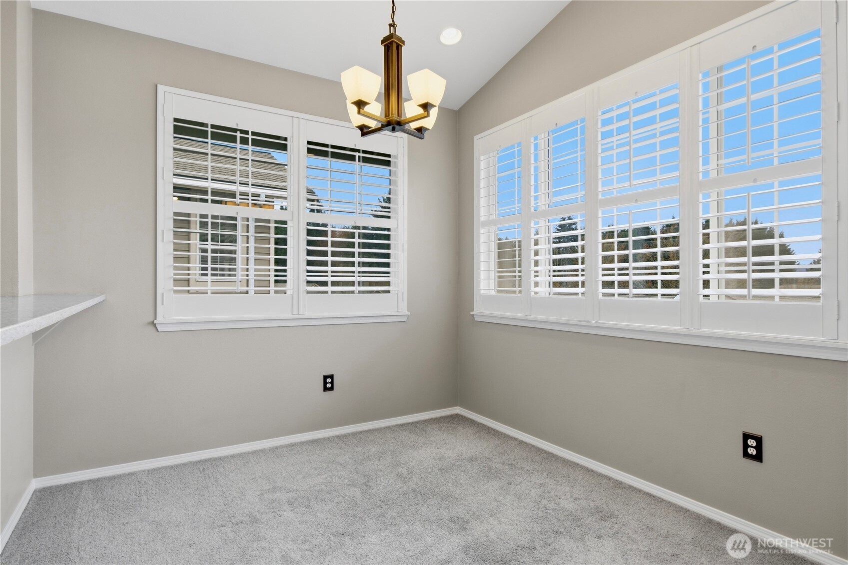 18676 Northeast 56th Court Redmond, WA 98052 - Photo 9 of 25