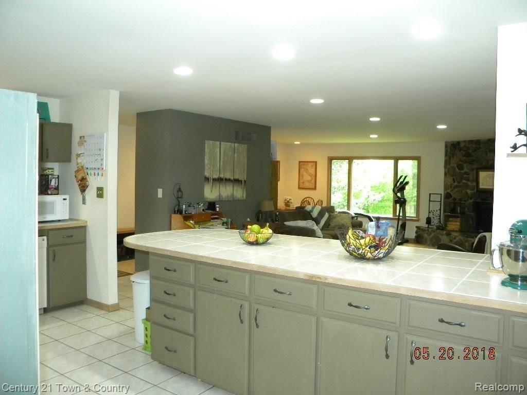 299 North Baldwin Road Oxford, MI 48371 - Photo 13 of 33 DSCN6627.JPG