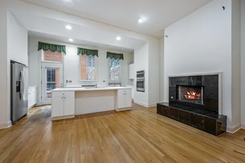 $949,000 | 424 East North Water Street, Unit C, Chicago, IL 60611