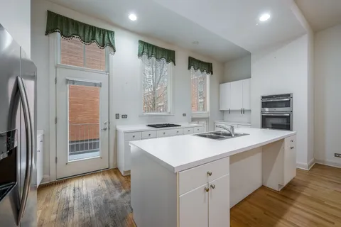 $949,000 | 424 East North Water Street, Unit C, Chicago, IL 60611