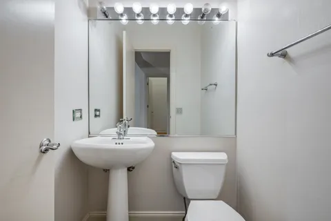 $949,000 | 424 East North Water Street, Unit C, Chicago, IL 60611