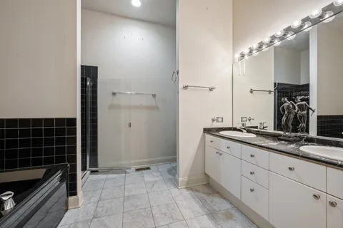 $949,000 | 424 East North Water Street, Unit C, Chicago, IL 60611