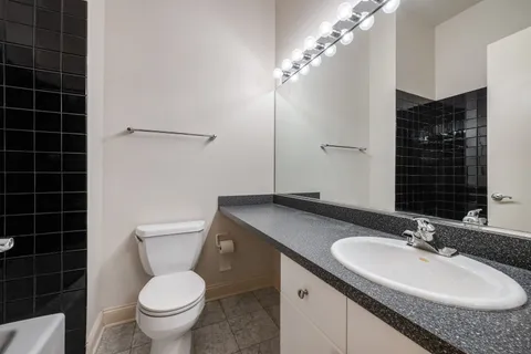$949,000 | 424 East North Water Street, Unit C, Chicago, IL 60611
