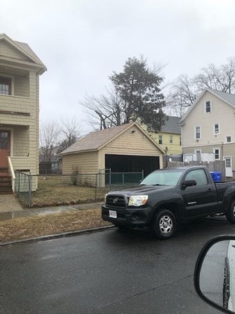 65-67 Phoenix Terrace Springfield, MA 01104 - Photo 3 of 6