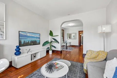 $799,000 | 140 Clinton Avenue, Jersey City, NJ 07304