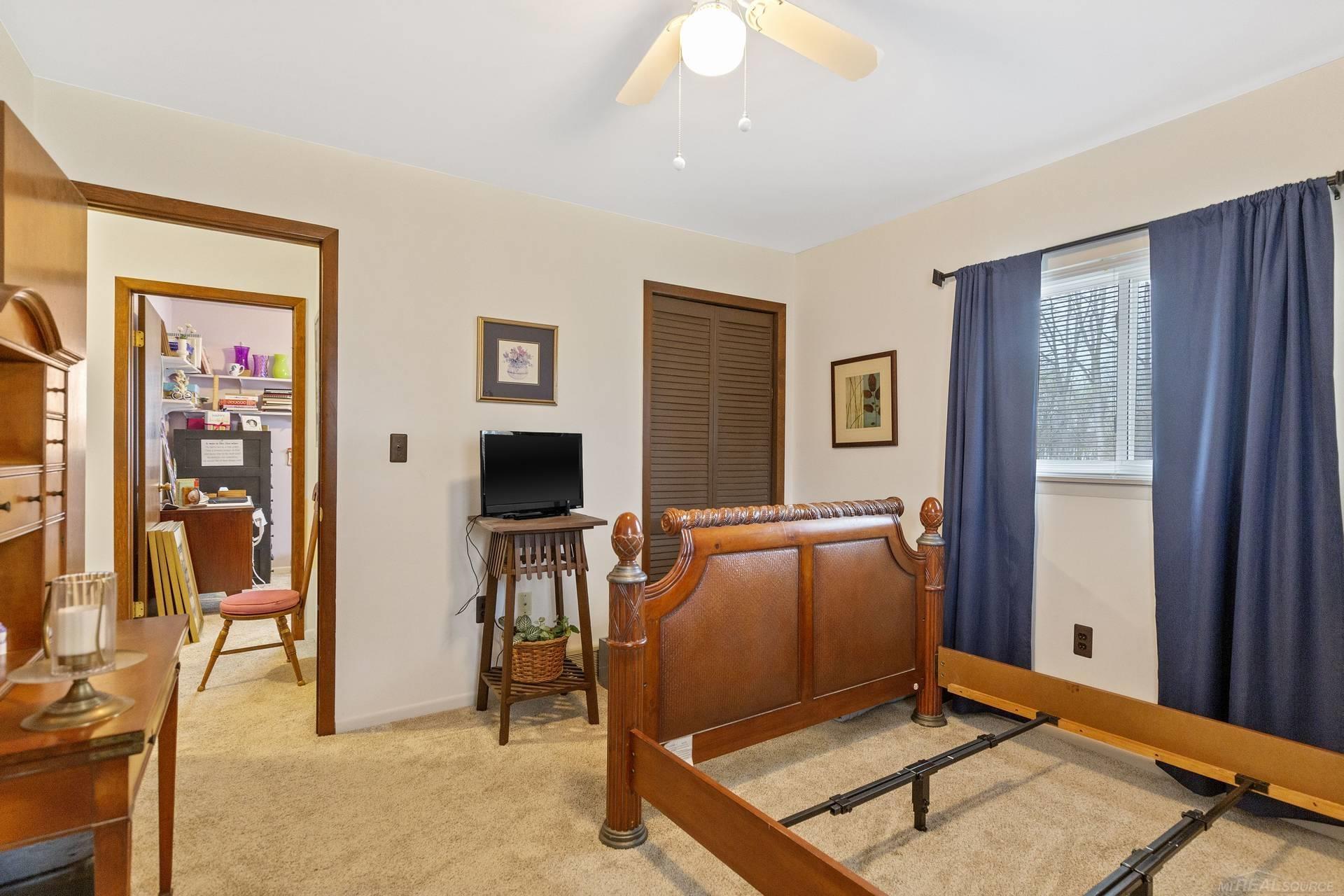 29400 Hickey Road New Baltimore, MI 48051 - Photo 31 of 50 50106851-30.JPG